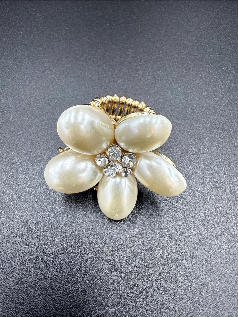 Gold Flower Pearl Cocktail Stretch Ring in White Pearls - Picture 3 of 8
